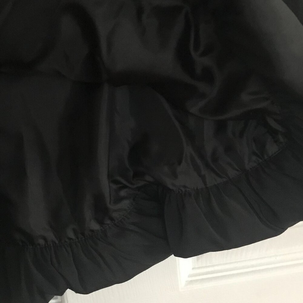 WHITE HOUSE BLACK MARKET: BLACK STRAPLESS DRESS WITH BUBBLE HEM SIZE 0 - Picture 3 of 4